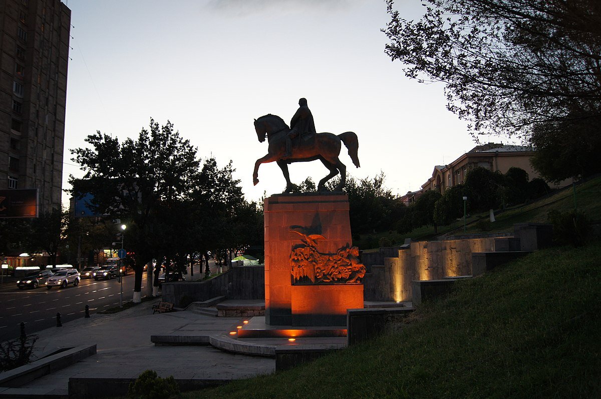 Памятники армении