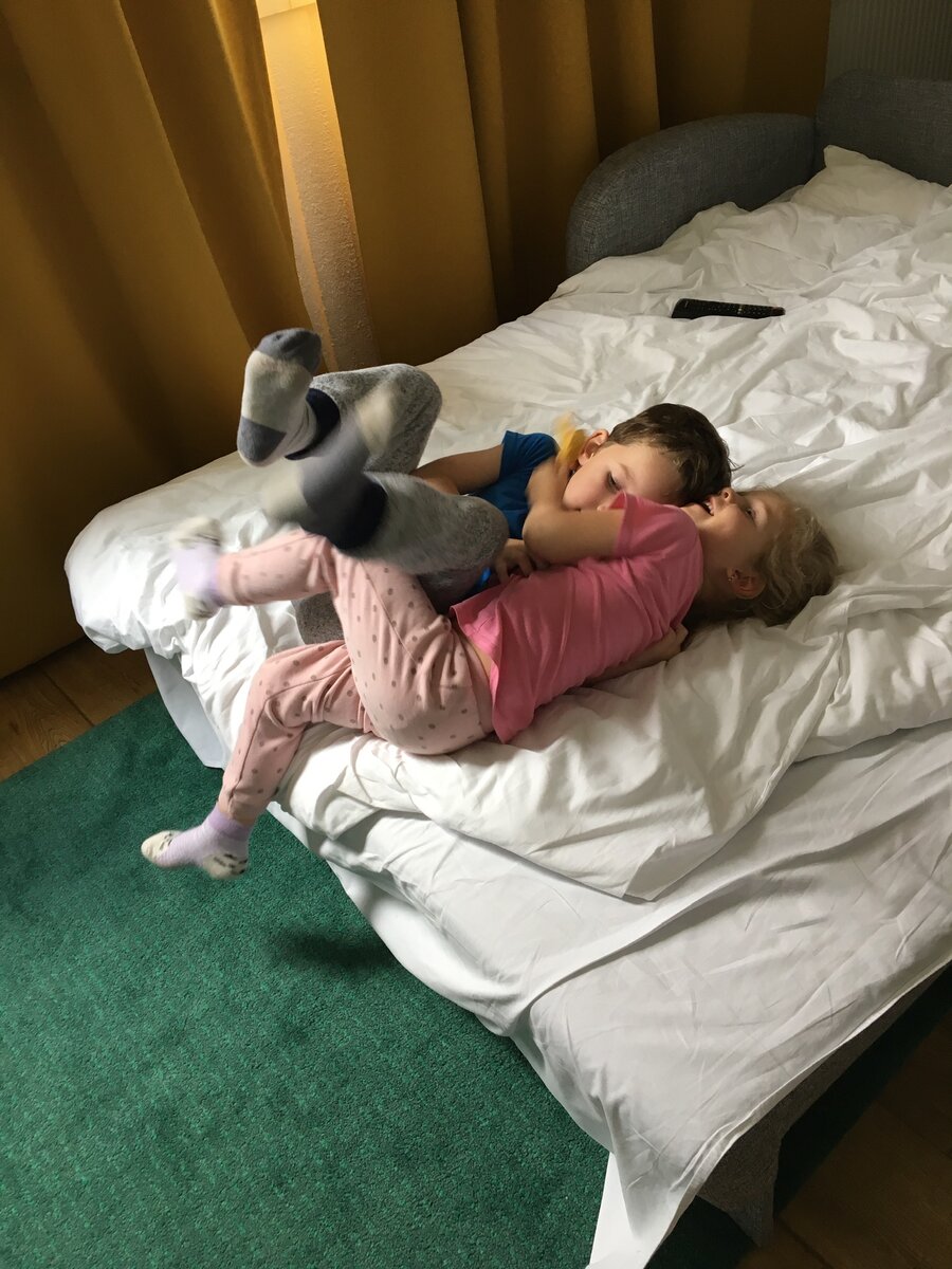 Детям весело везде 