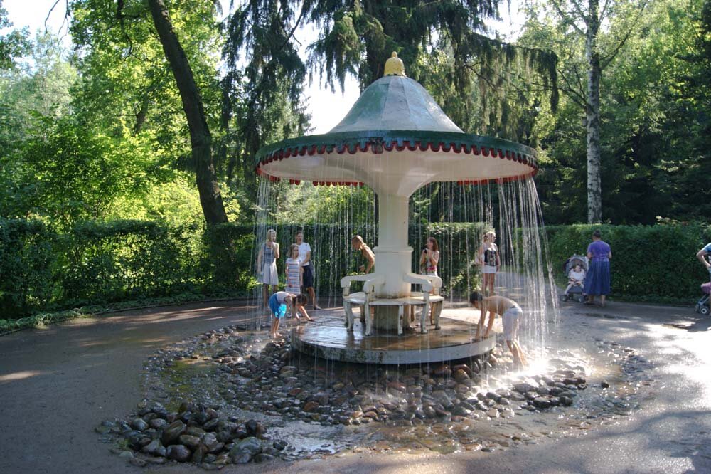 Фонтан "Зонтик/Грибок", источник: https://logik-logik.livejournal.com/3029686.html