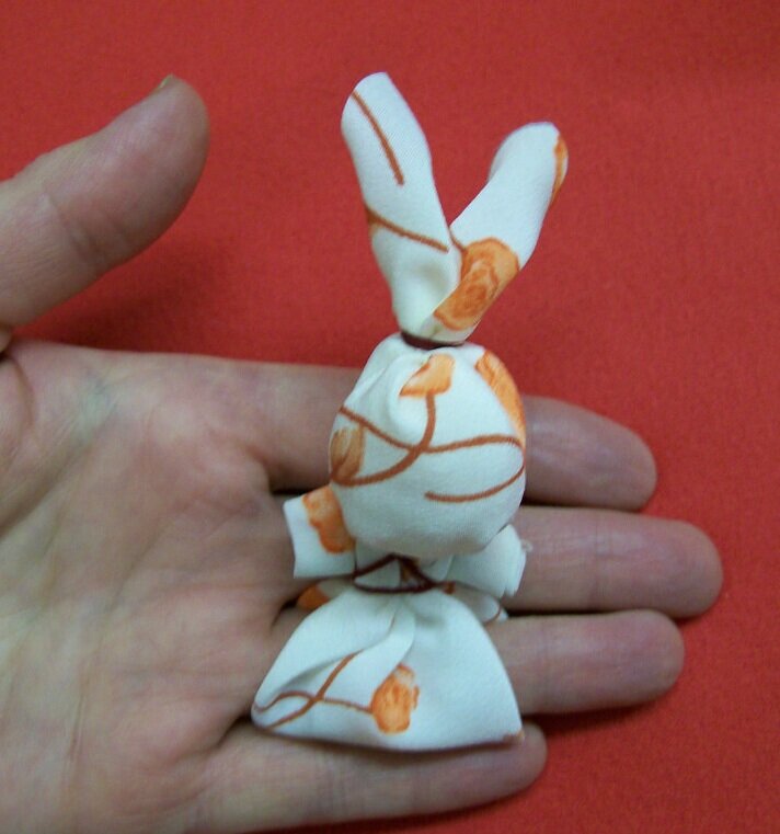 Кукла Зайчик на пальчик. Фото из личного архива Людмилы.