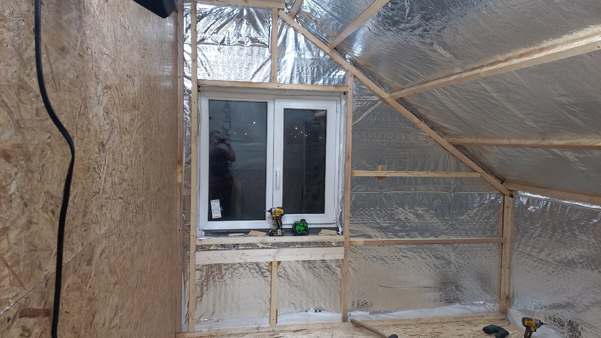 Каркас стены(под окном закладная под радиатор) 