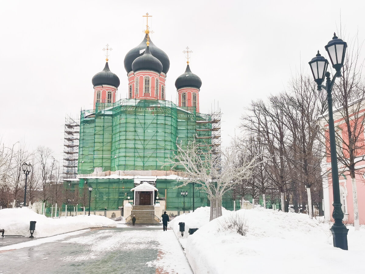 Донской монастырь в Москве. Обед в трапезной при монастыре за 275 рублей. |  Helga Life | Дзен