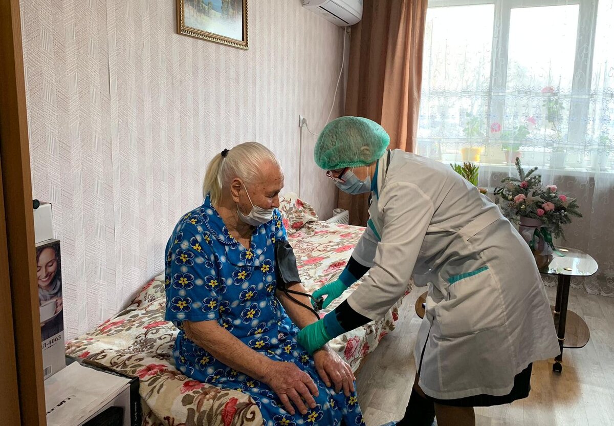 Вакцинация в 103 года? Легко - сказала Приморская Бабушка и сделала прививку! 