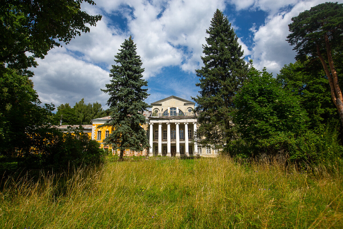 Усадьба Суханово, главный дом. Московская область. Фото автора статьи
