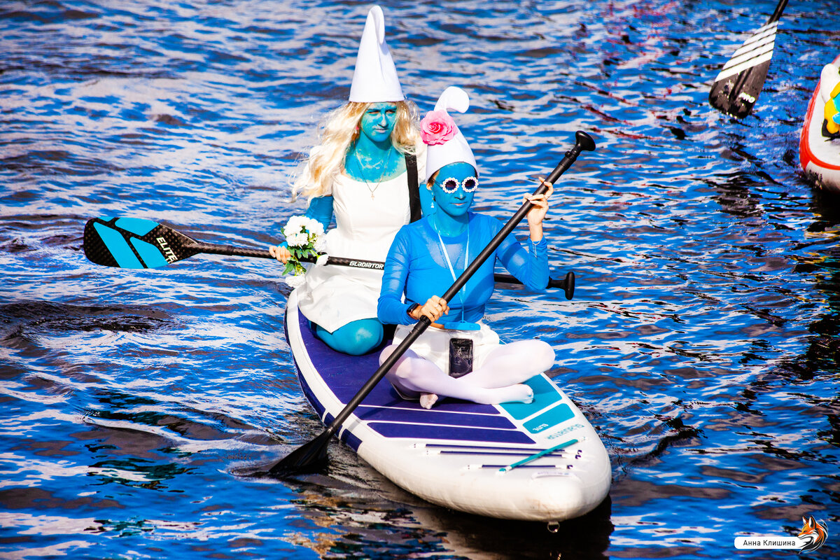 Видели Смурфиков с веслом? Нет? Теперь видели :)