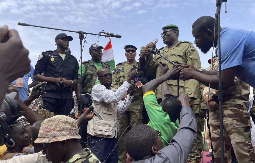    Хунта Нигера предупредила, что убьет президента в случае военного вмешательства