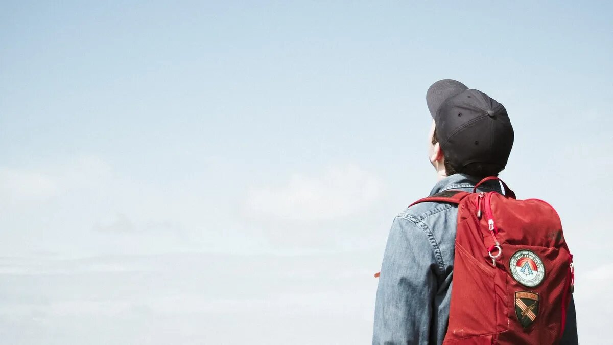 За время каникул можно соскучиться по школе. Фото: unsplash.com