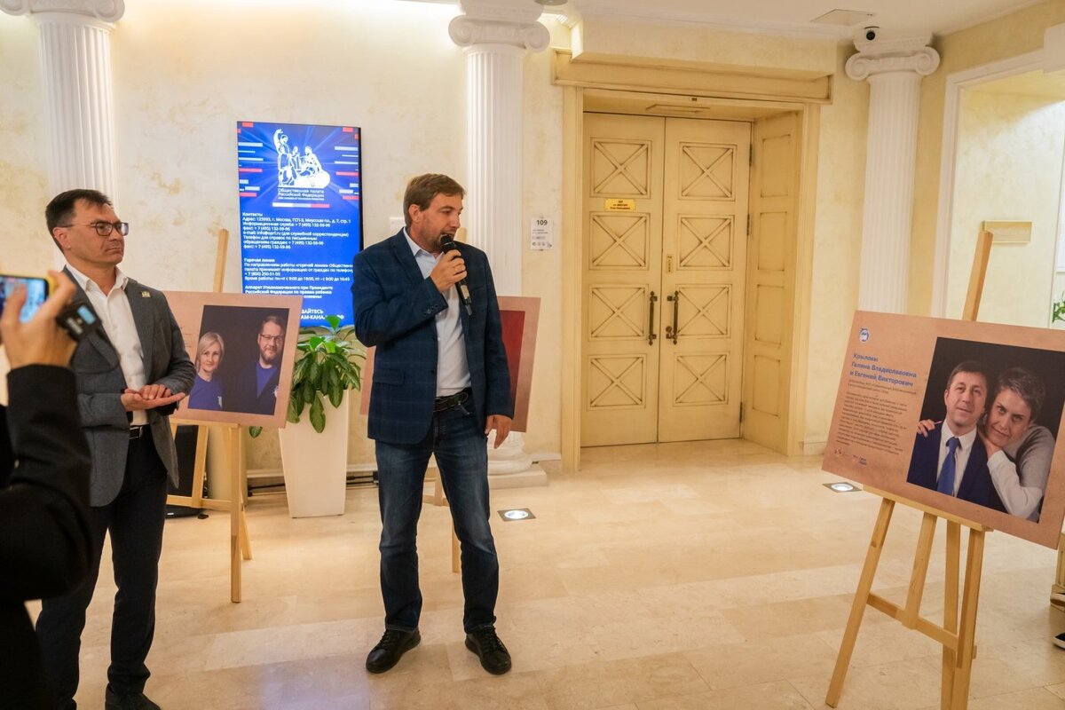    Заместитель руководителя Россотрудничества Дмитрий Поликанов высоко оценил миссию добровольцев Гумкорпуса Югры