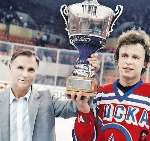 Советский спорт в погонах 
