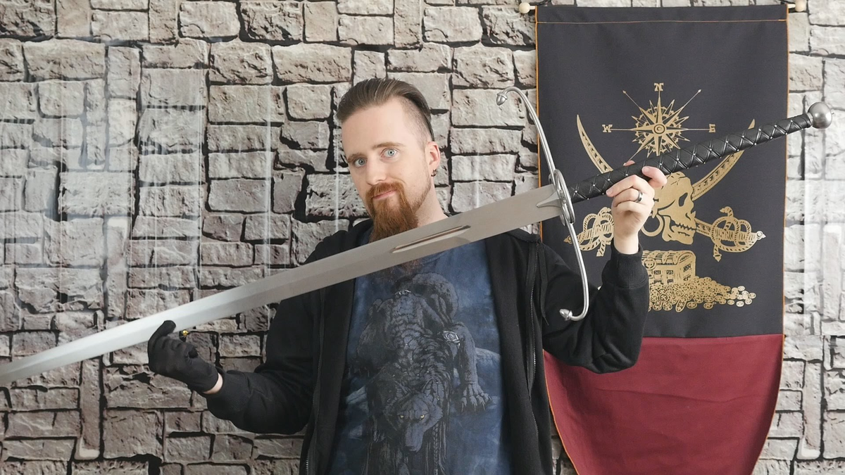 Самый большой меч на земле принадлежал пирату Пьеру, который был гигантом