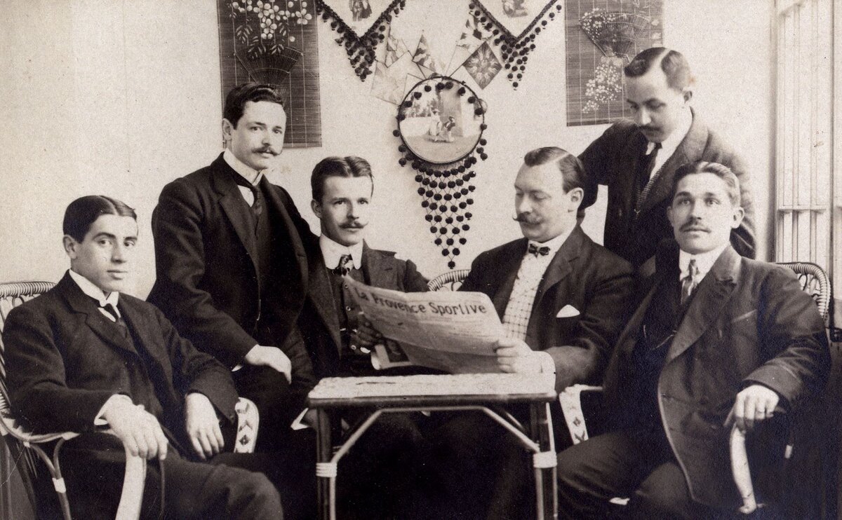 Жоан Гампер с единомышленниками.