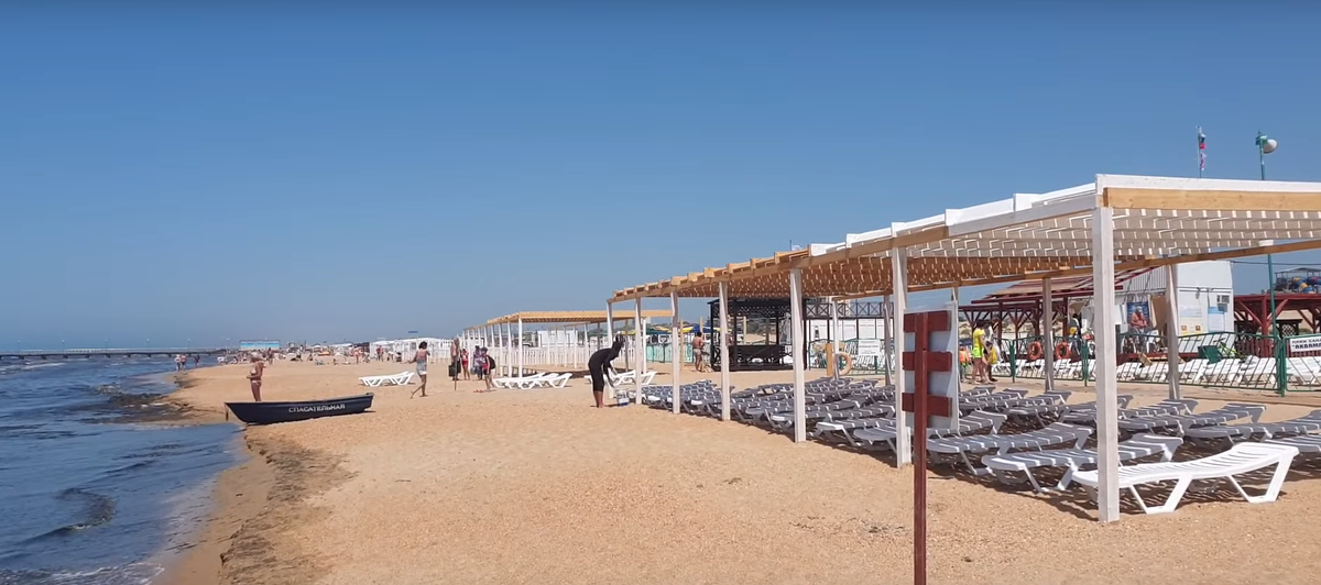 Зато навесы покрашены