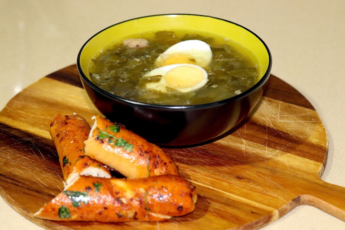 Щавелевый суп с яйцом и картофелем