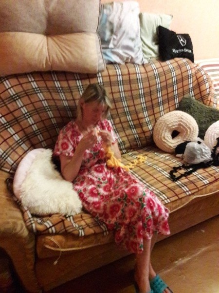 Маша за работой.