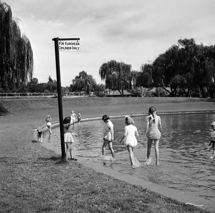 Только для "белых" детей. Источник: Pinterest