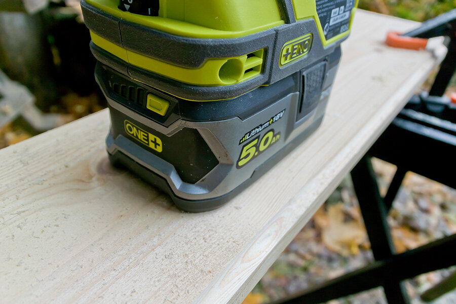 Аккумулятор на 5А 18-вольтовой линейки One+ (Источник: фото автора).