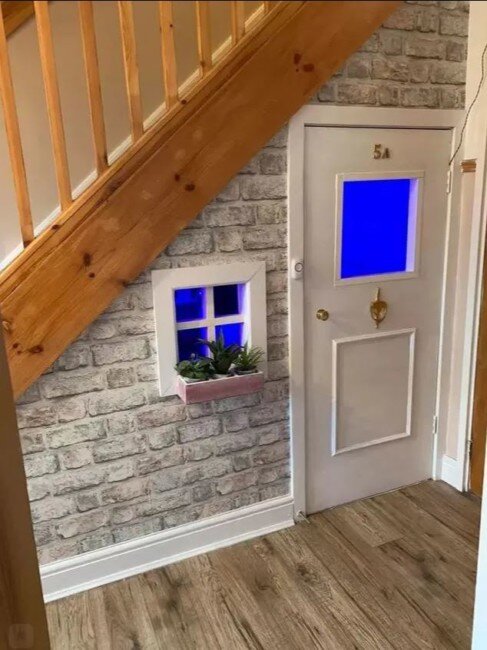 Facebook: Karen Adamson 