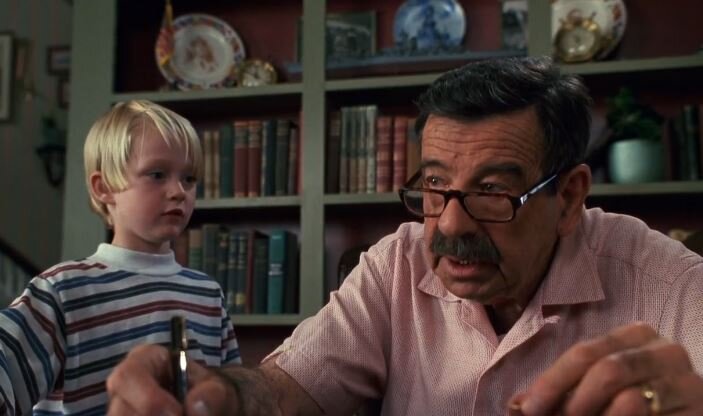 Кадр из фильма. Деннис Митчелл и Джордж Уилсон.