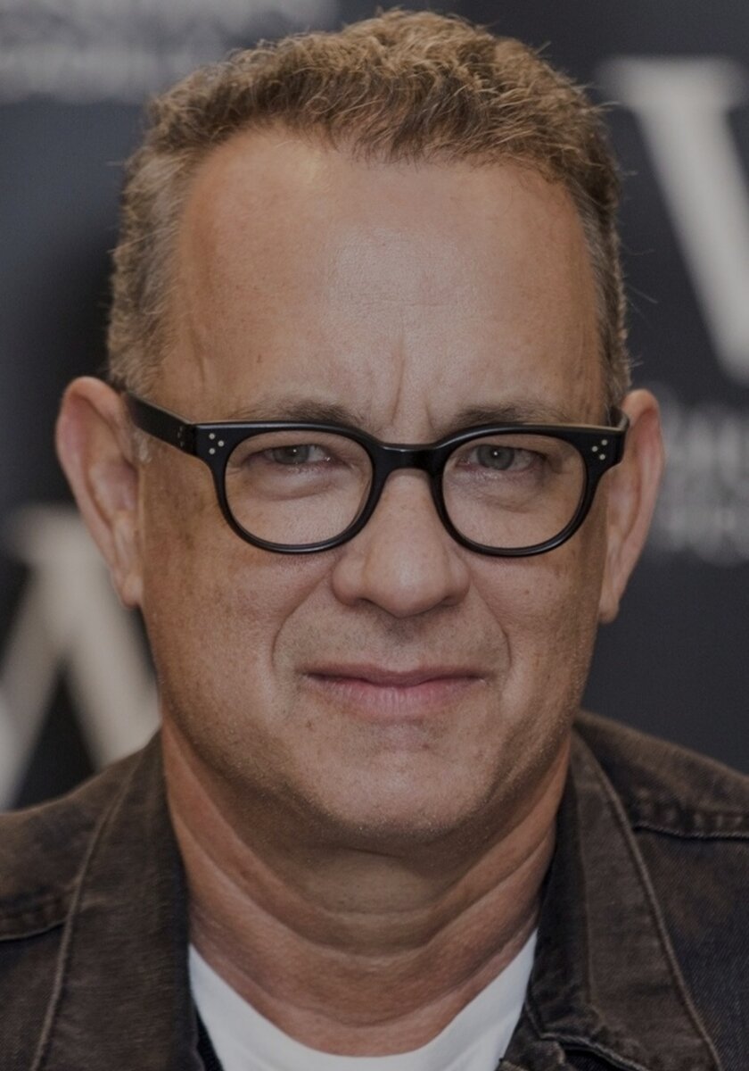 Заработал на фильмах (как актер и / или продюсер):«Филадельфия», «Форрест Гамп», «Спасти рядового Райана», «Код да Винчи», «Шпионский мост», «Чудо на Гудзоне» и др.Всего за каких-то 5–6 лет в конце 90-х Том Хэнкс сыграл сразу несколько не просто примечательных, а культовых ролей. Это позволило ему не только получить два «Оскара» подряд (!), войдя в историю, и прилично заработать, но и начать продюсироватьсобственные проекты.