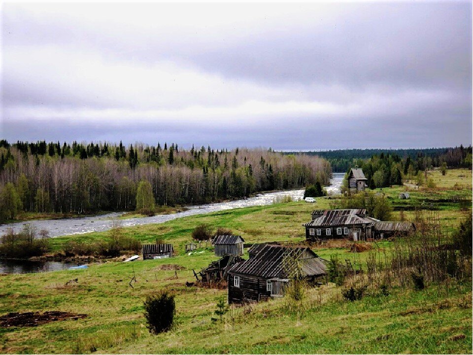 Деревня будучи. Село Кереть Карелия. Заброшенные деревни севера Карелии. Заброшенные деревни и села Свердловской. Вымирающие деревни Свердловской области.