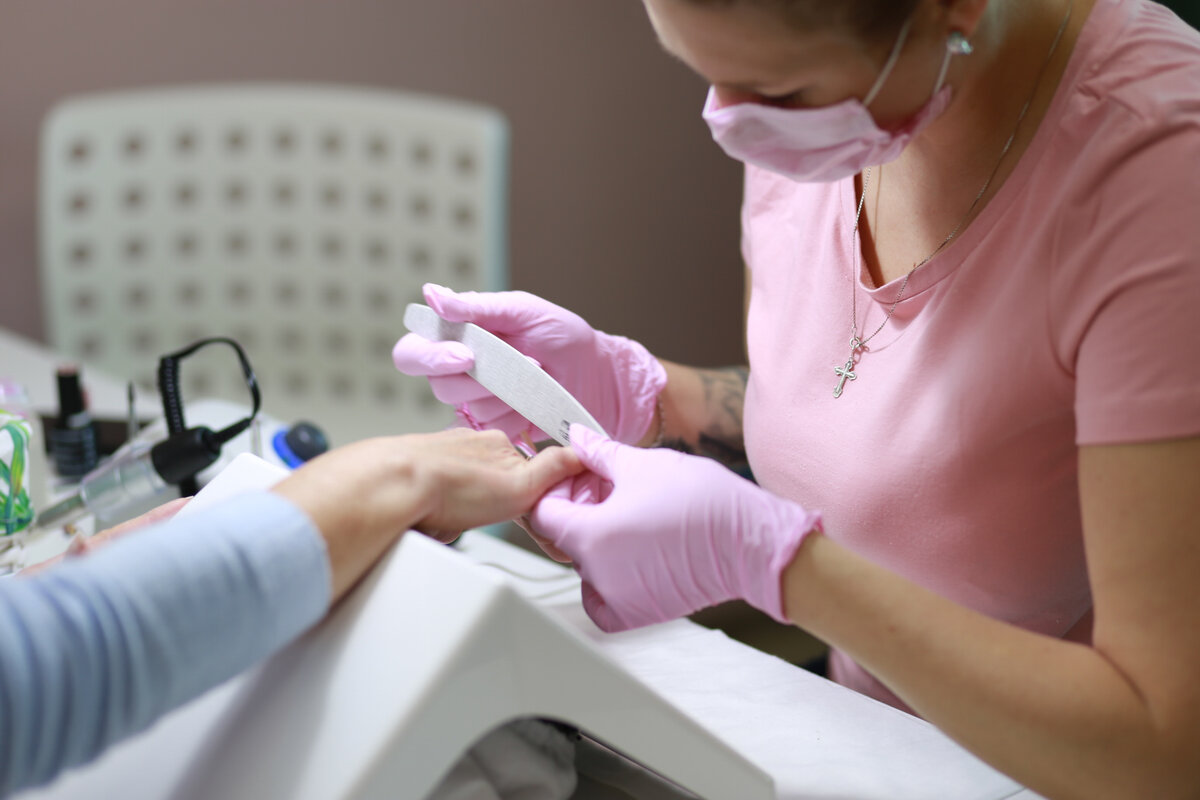 фото мастера нашей студии маникюра Tropic Nails