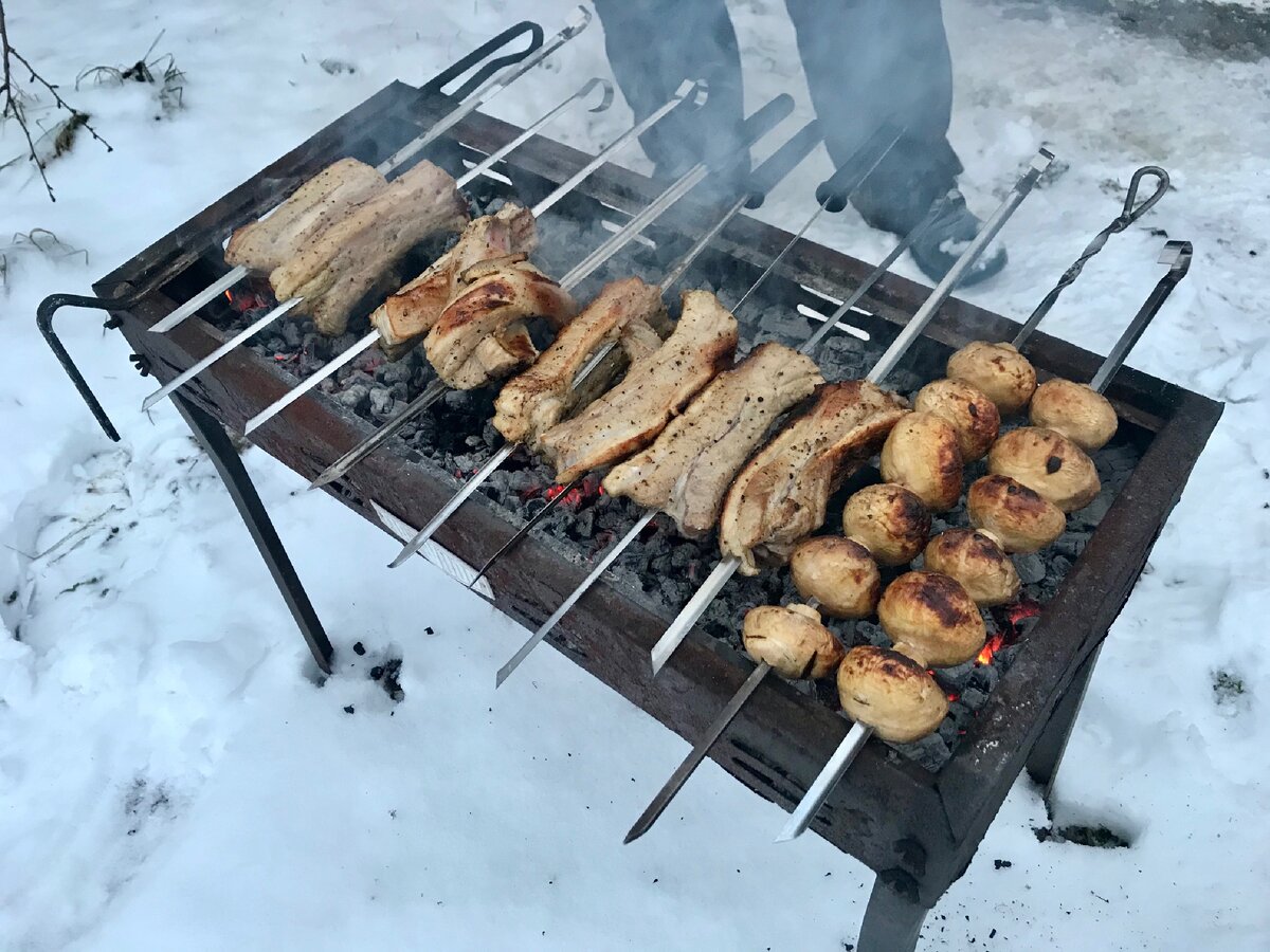 Свиные ребрышки на мангале - это очень вкусно. | Домохозяйка со стажем  Галина | Дзен