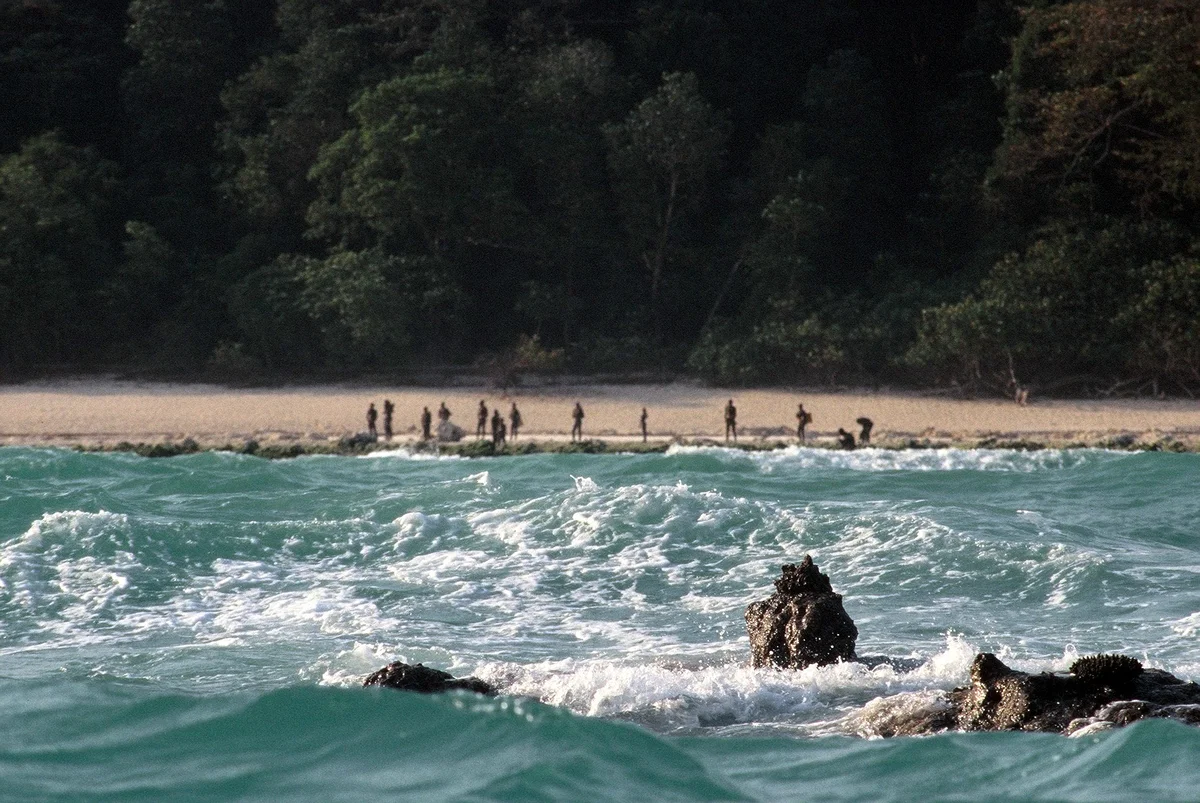 Дикий остров в индии. Сентинельцы. North Sentinel Island.