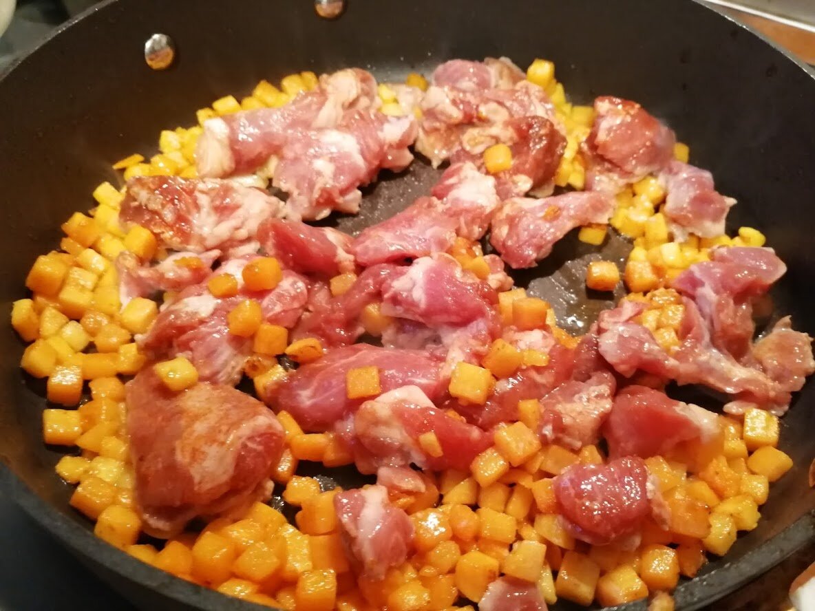 Мясное рагу с тыквой и зеленой фасолью. Маринованная свинина. Фото Светы Давыдовой