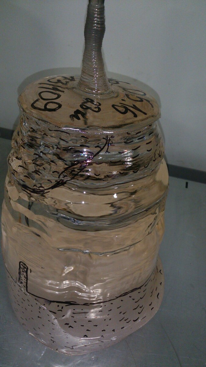 Еще один кристалл с разметкой, дно кристалла забраковали.