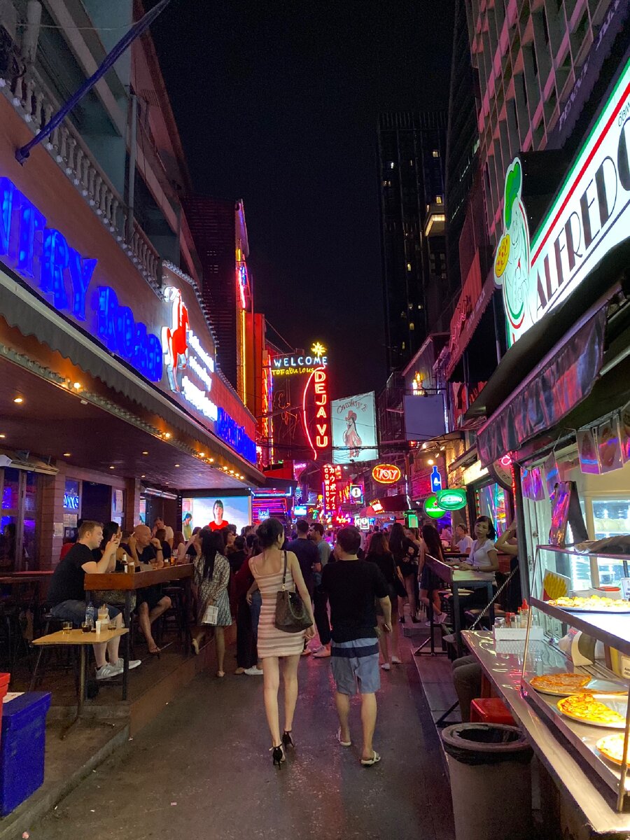 Улица баров Soi Cowboy