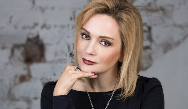 Таня Буланова прекрасно выглядит и хорошо поёт вживую, в отличие от многих российских поп-звёзд.