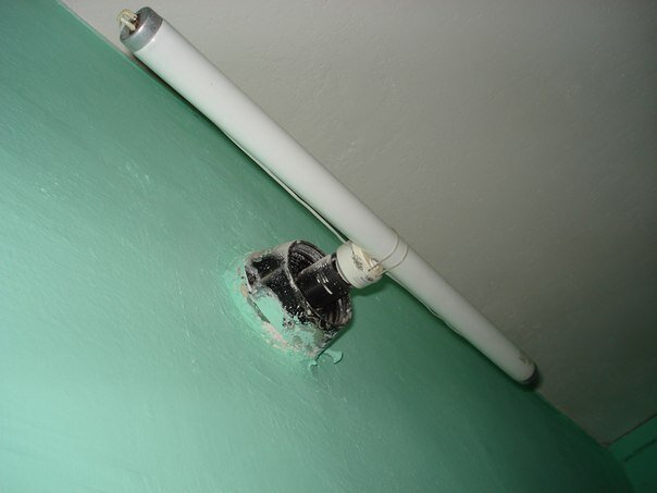 Люминесцентная лампа (источник: yandex.ru)