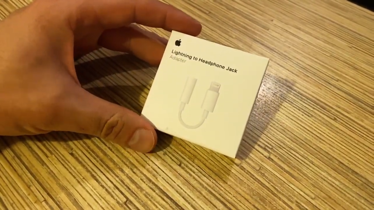 Оригинальная коробка переходника, вид спереди