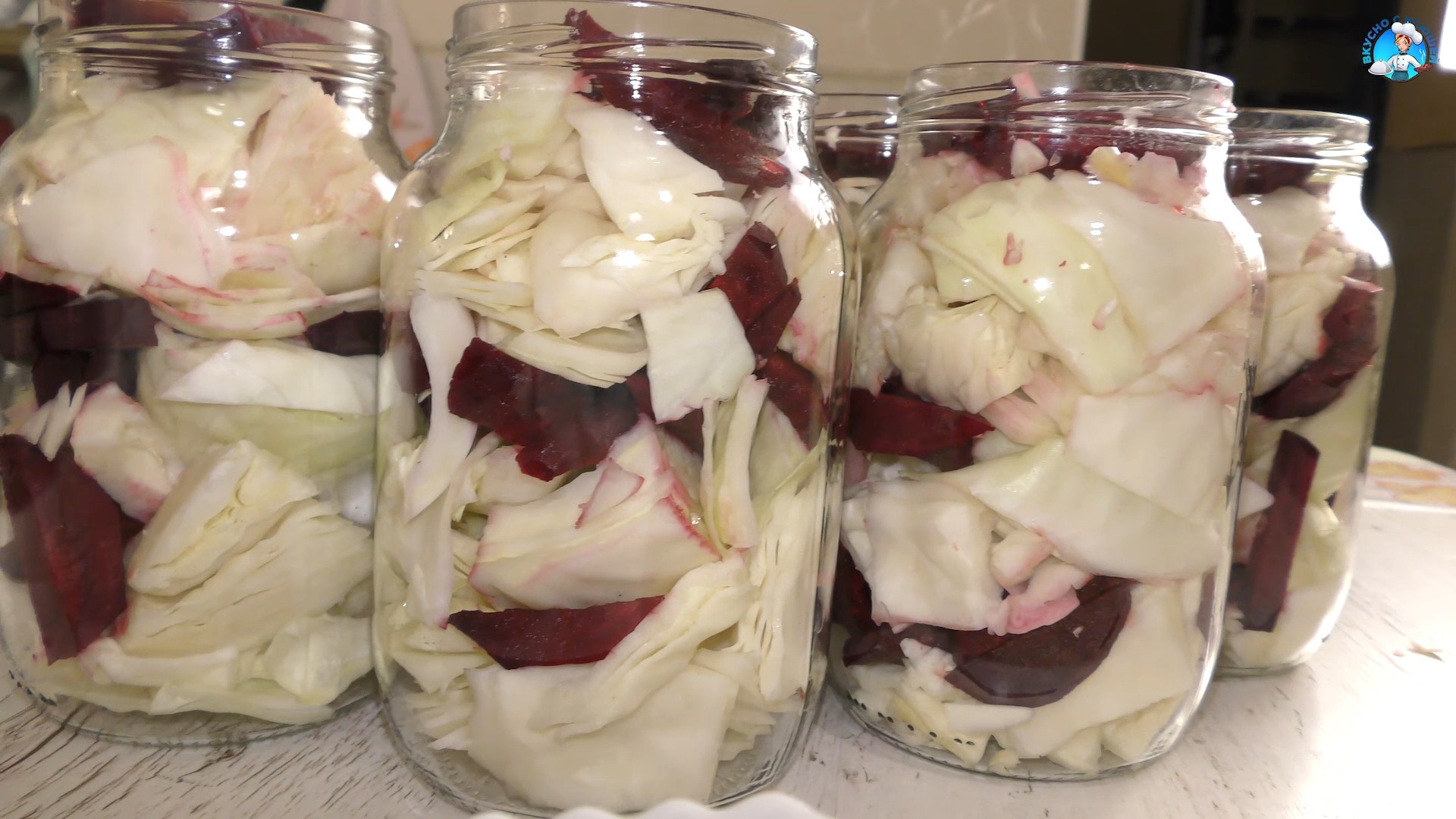 Маринованная капуста на зиму со свеклой