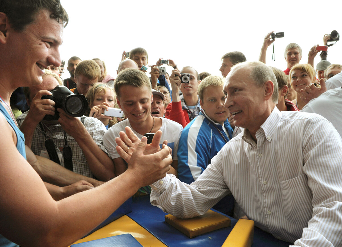 Путин на Селигере 2012