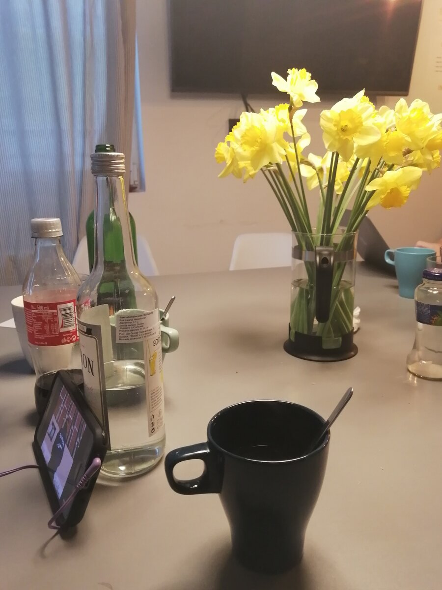 Типичный пейзаж хостельской кухни во время карантина