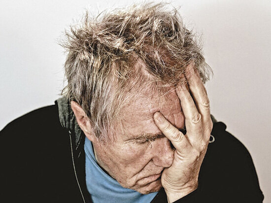   Старческая деменция – это психическое заболевание, при котором деятельность мозга нарушается. Это патологический процесс, который приводит к слабоумию.-2