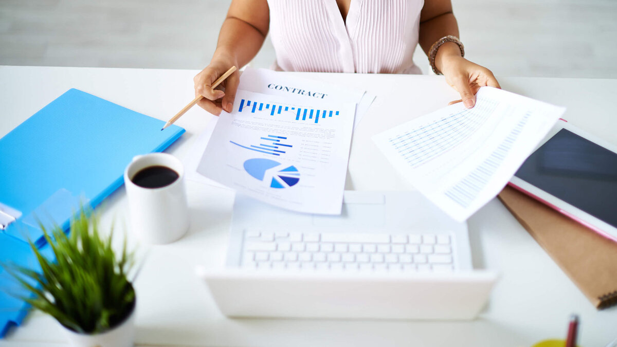 Нет, мы не про визуальное содержание отчета, а смысловое :) (Источник фото - https://www.pwlcapital.com/fr/pourquoi-investir-dans-les-fnb/)