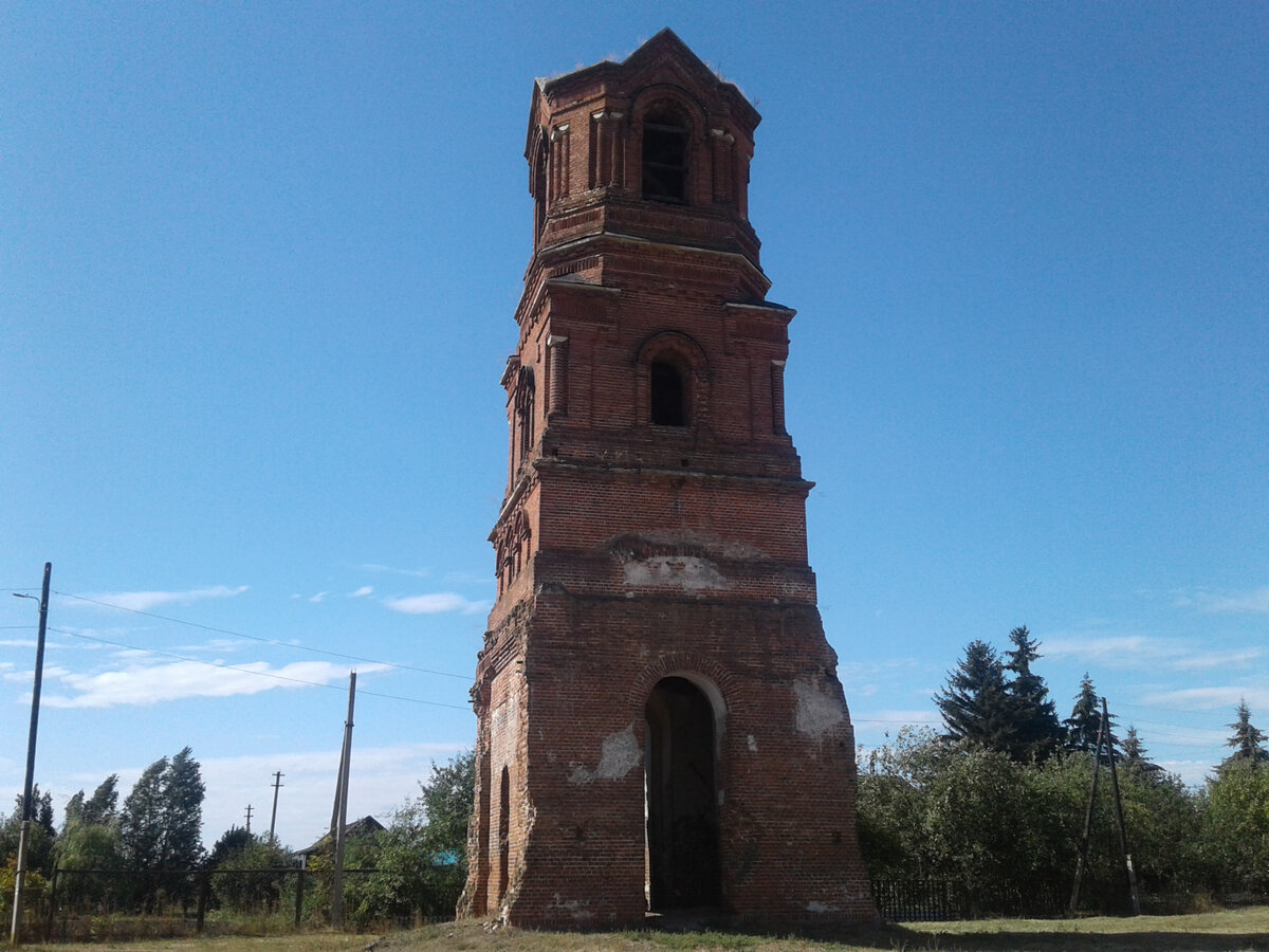 Обл вблизи. Кривка Усманский район. Храм село Крутчик Усманского района. Село Кривка Усманского района. Село Кривка Усманского района Липецкой области.