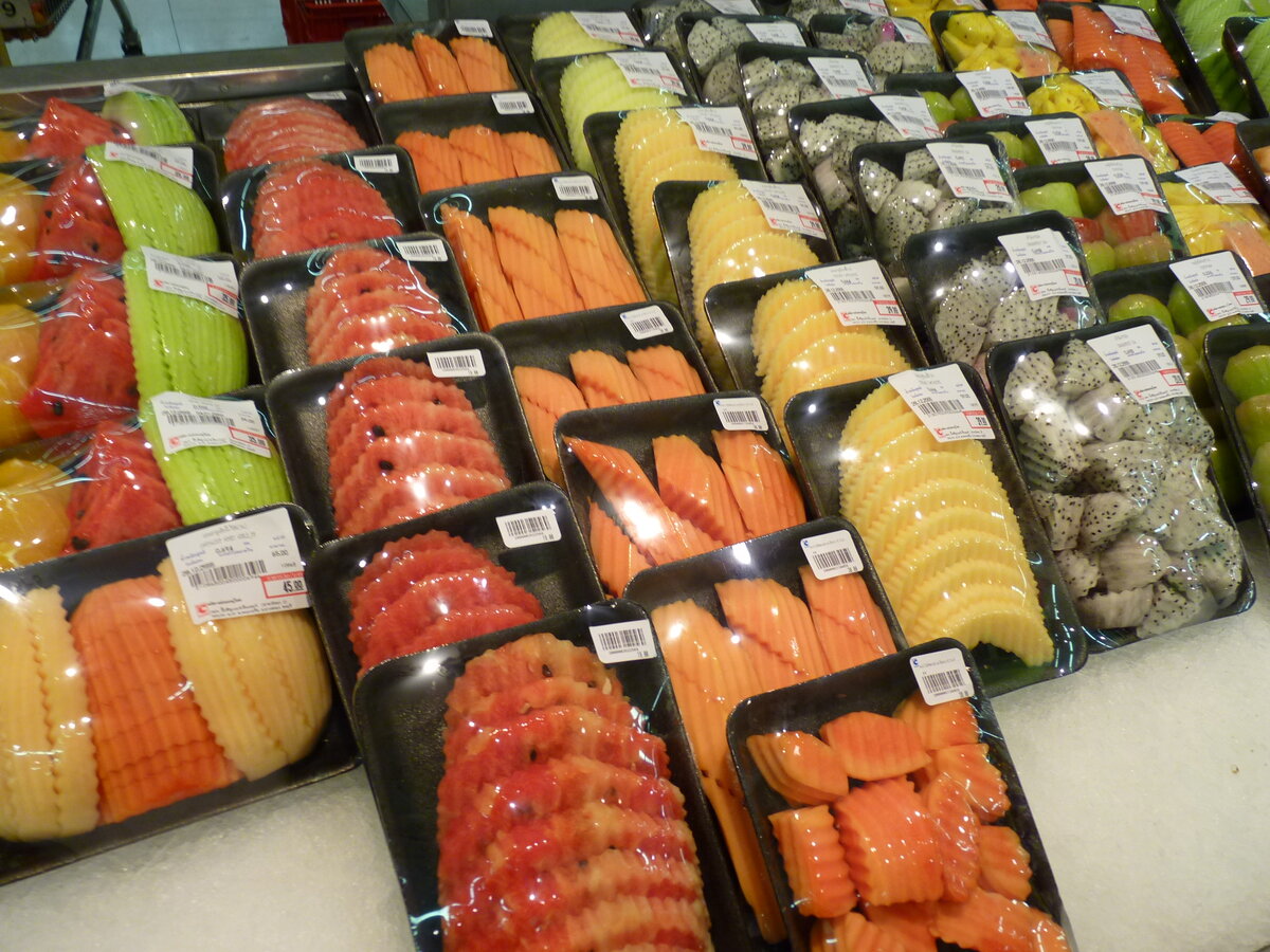 Фруктовые нарезки в супермаркете "BIG C"