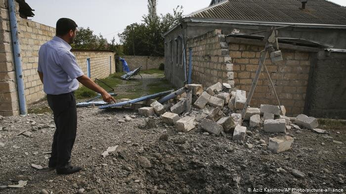 Фото остатков дома после ударов Азербайджана.