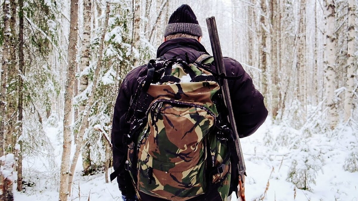 Для выживания в лесу зимой в рюкзаке должно быть все необходимое