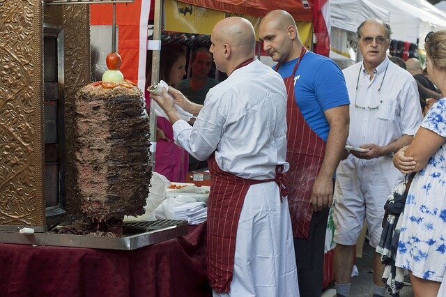 Шаурма на улице