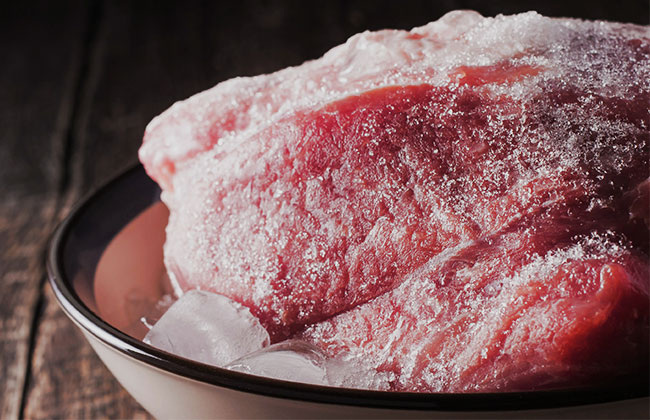 Размораживаем мясо