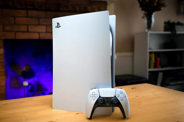 Sony выпустила PlayStation 5. Каким получилось новое поколение консолей и во что на ней играть?