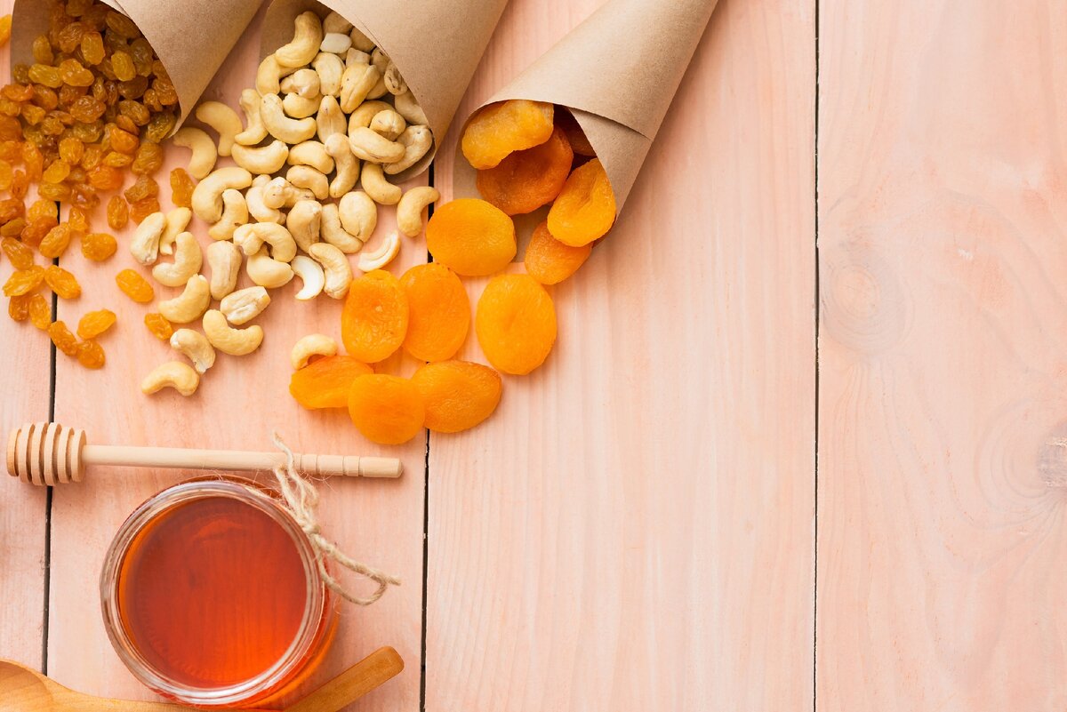 Как мед сочетается с орехами.