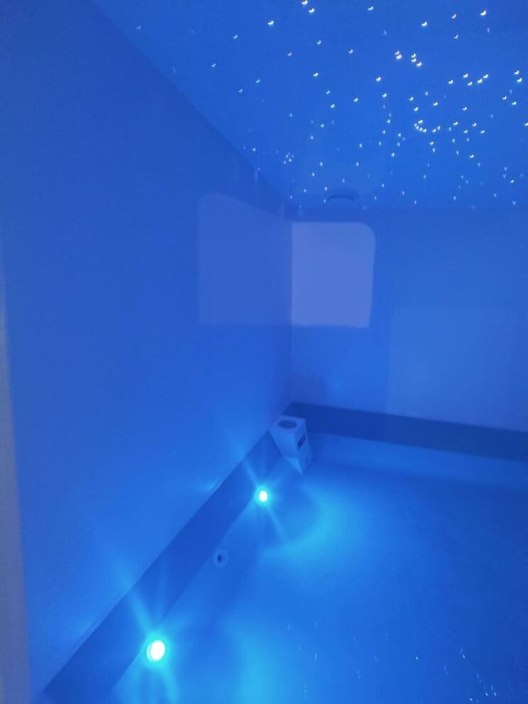 Двухместная флоат-камера с встроенным скиммером