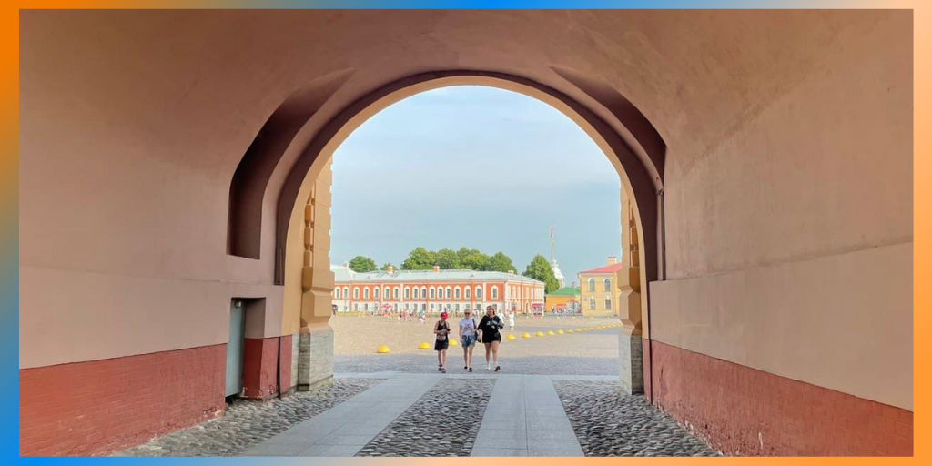Я шагаю по Петербургу