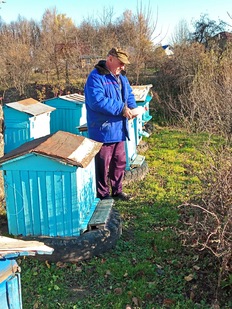 Показ, из чего можно сделать опрыскиватель. 