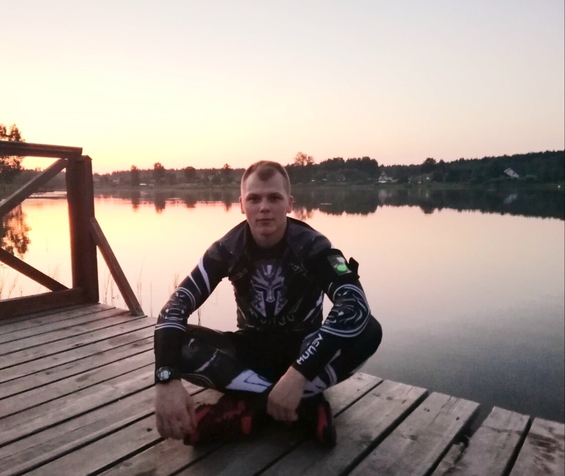 Сижу медитирую на пирсе